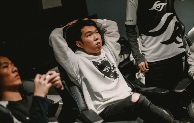 Slayder ấp ủ dự định thi đấu LMHT tại Trung Quốc, tìm đến SofM để xin lời khuyên