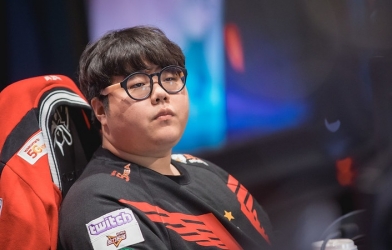 LMHT: Wolf chửi thẳng mặt ban huấn luyện của T1 vì ép tuyển thủ chơi quá bị động