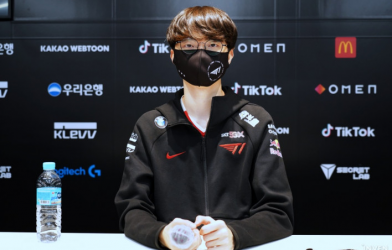 Faker: 'Cả team đang rất buồn và hoang mang trước sự ra đi của 2 HLV Daeny và Zefa'