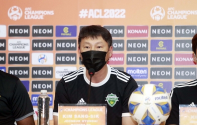 HLV Hàn Quốc chỉ đích danh một cầu thủ HAGL có thể thi đấu ở K-League