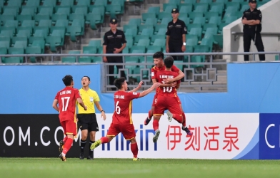 Nhận bàn thua phút bù giờ, U23 Việt Nam ngậm ngùi chia điểm với Thái Lan