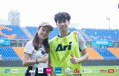 Madam Pang 'cứu vãn' sự nghiệp của thần đồng Thái Lan