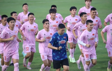 Video: ĐT Việt Nam hoàn thiện kỹ năng trước trận gặp Nam Định