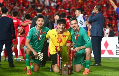 Nguyễn Filip hay Đình Triệu bắt chính trận gặp ĐT Malaysia?