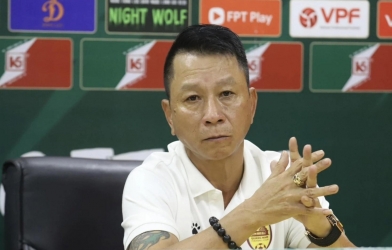 HLV Nghệ An nói điều đặc biệt sau khi lên đỉnh V.League