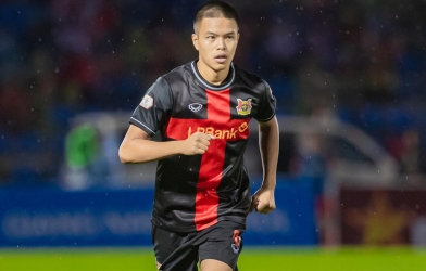 Việt kiều Trần Thành Trung liên tục ghi bàn cho đội bóng Việt Nam