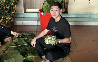 Trung vệ Nhật Minh gây sốt dịp Valentine