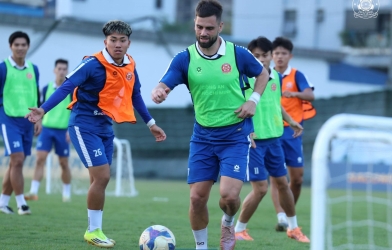 Loạt đội bóng V-League khai xuân vào ngày mùng 4 Tết