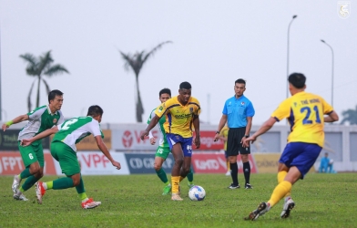 Sau vòng 12 giải hạng Nhất: Đội bóng của HLV Park Hang Seo lỡ cơ hội đua ngôi đầu