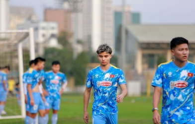 HLV Đinh Hồng Vinh gạch tên Việt kiều Croatia khỏi U23 Việt Nam