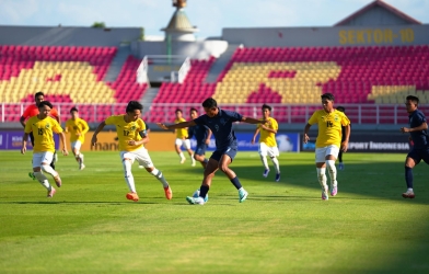 Thắng trận đầu tiên, U17 Campuchia vẫn khó vào bán kết Đông Nam Á