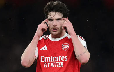Declan Rice lên tiếng đầy dè chừng dù Arsenal đã chạm một tay vào ngai vàng