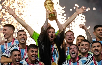 Sự thật phía sau chiếc cúp vàng World Cup khiến nhiều người bất ngờ