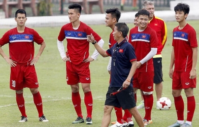 Trung vệ Việt Nam từng dự World Cup và hành trình đặc biệt nhất V-League