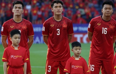 Tin nóng bóng đá chiều 26/6: Hành trình đặc biệt của trung vệ Việt Nam từng dự World Cup