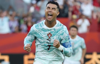 CHÍNH THỨC: Ronaldo thiết lập kỷ lục cực vĩ đại trên chấm penalty