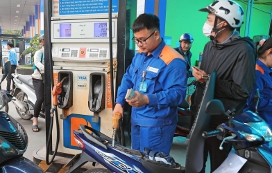 Giá xăng dầu hôm nay 21/8: Quay đầu tăng mạnh