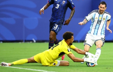 Cả thế giới 'bùng nổ' với khoảnh khắc thủ môn Cape Verde khiến Messi bất lực