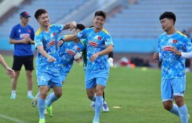 ĐT Việt Nam 'đại tu' hàng thủ, dàn công thần không còn an toàn