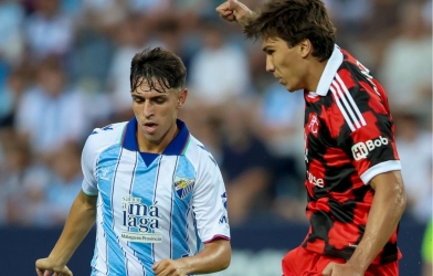 CLB Premier League bất ngờ bỏ về, Malaga tự sút vào khung thành trống