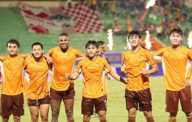 HAGL gây sốc đầu mùa, 'báo động đỏ' vang lên