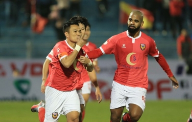 VIDEO: Phi Sơn xử lý đẳng cấp nâng tỉ số lên 3-0 cho Hà Tĩnh