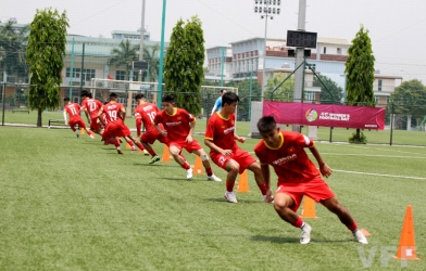 U22 Việt Nam 'thở dốc' trong ngày luyện tập đầu tiên