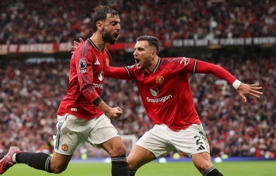 CĐV MU đòi đuổi ngay cầu thủ này sau cú sẩy chân ở FA Cup