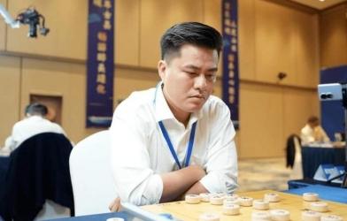 Kỳ thủ số 1 Việt Nam đại chiến 15 cao thủ Trung Quốc