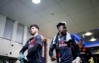 MU sắp tống khứ thủ môn nhận 150 bàn thua sau 100 trận