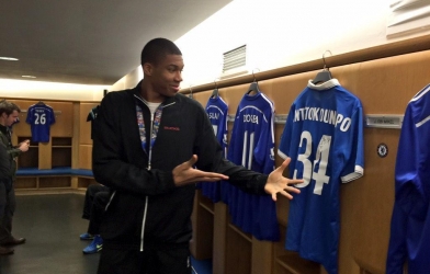 Ngôi sao cao 2m11 trở thành cổ đông của Chelsea