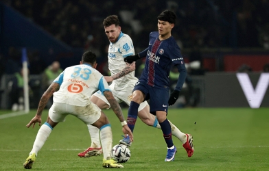 Thần đồng gốc Philippines ra mắt PSG thế nào?