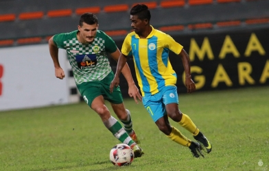 Một đội bóng phải xuống hạng vì… đối thủ trực tiếp bỏ cuộc