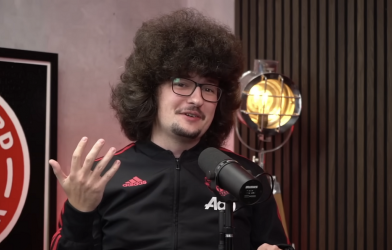 Ngôi sao số 1 MU nói điều bất ngờ về fan 500 ngày chưa cắt tóc