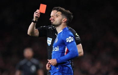 HLV Chelsea nói gì sau khi lại có cầu thủ nhận thẻ đỏ trong trận thua Arsenal?