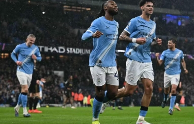 Thị uy sức mạnh, Man City áp sát ngôi đầu Arsenal
