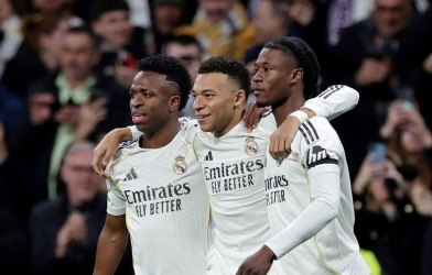 Đối thủ Ronaldo sắp 'rút ruột' Real Madrid bằng đề nghị khủng