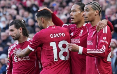 Liverpool lập kỷ lục lạ, thách thức Arsenal ở 'vũ khí' bóng chết