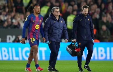 Barca nhận đòn giáng mạnh cho cuộc đua vô địch với Real Madrid