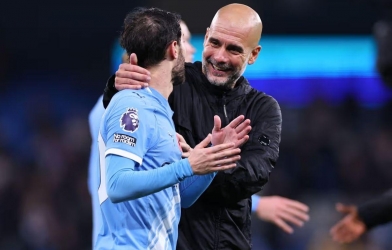 Pep ra tay, Man City chọn đồng đội Messi thay tiền vệ 152 bàn thắng