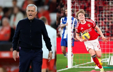 Nhận thẻ đỏ, Mourinho bức xúc: 'Họ gọi tôi là kẻ phản bội 50 lần!'