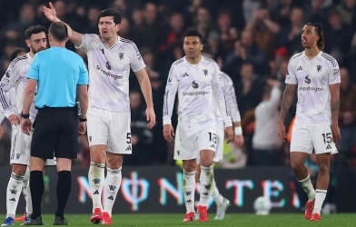 Maguire nhận thẻ đỏ, MU mất điểm trước Bournemouth