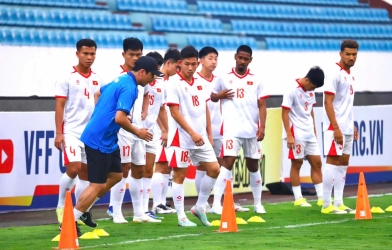 HLV Kim Sang-sik nhận tin vui quan trọng trước đại chiến Malaysia