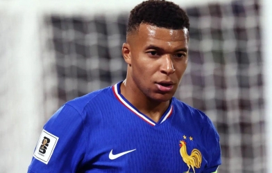 Mbappe: 'Họ gọi tôi là con khỉ sau khi sút hỏng'