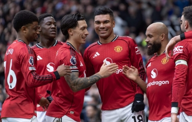 Ở lại MU, Maguire chứng kiến 7 đồng đội rời Old Trafford