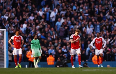 CĐV Arsenal đòi bán một ngôi sao sau trận thua Man City