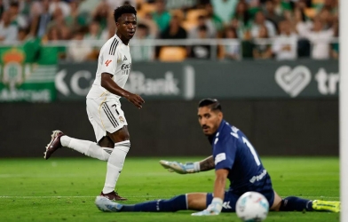 Vinicius tỏa sáng, Real Madrid vẫn lỡ cơ hội áp sát Barca