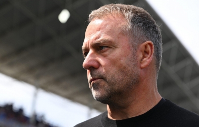 Hansi Flick phá vỡ im lặng khi Barca gần vô địch La Liga