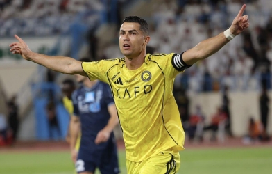 Tiếp quản bến đỗ mới, Ronaldo chốt mua chân sút hàng đầu của MU