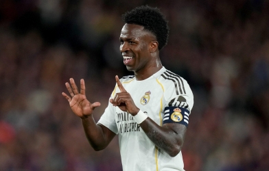 Vinicius lại 'cà khịa' CĐV Barca ngay giữa Camp Nou
